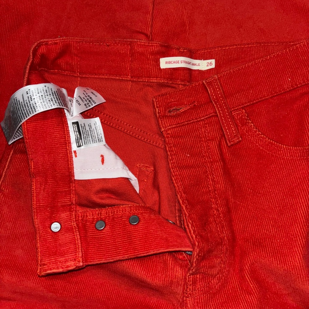 Levi’s Corduroy Ribcage Ankle Straight - Picture 7 of 9